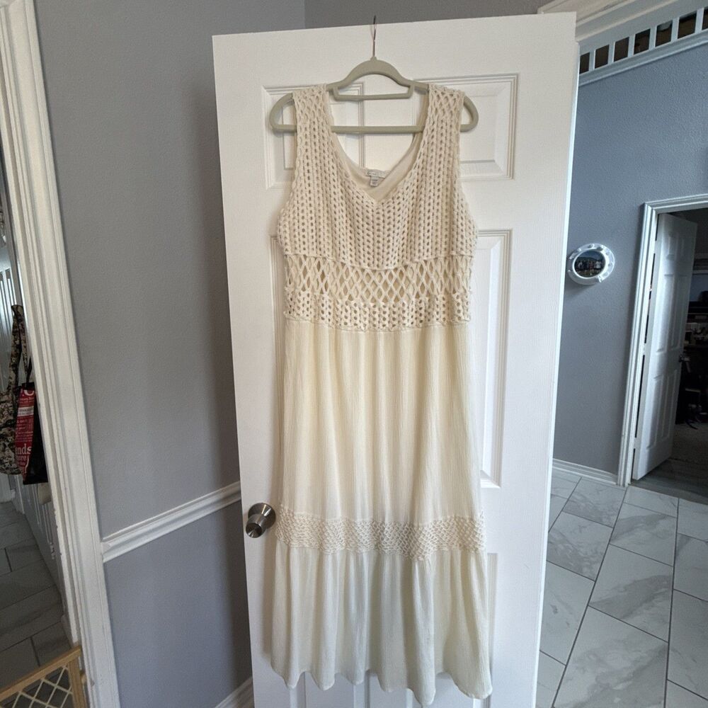 EST 1946 Lined Dress cream cut outs Size 22-24 adorable and soft